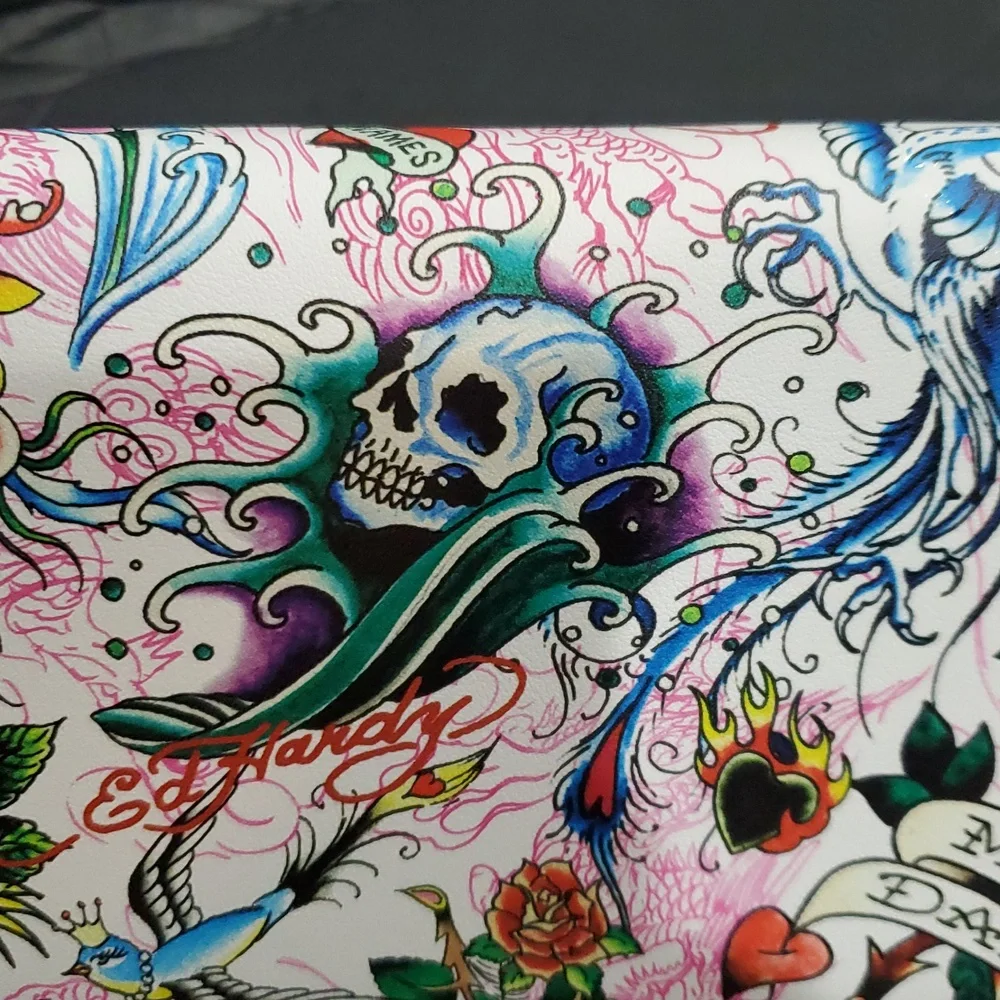 Ed Hardy white iconic Ed Hardy skull print and red roses imagery trifold wallet‎